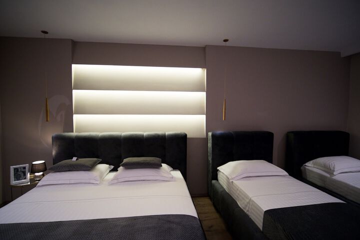 Room 12 of 34