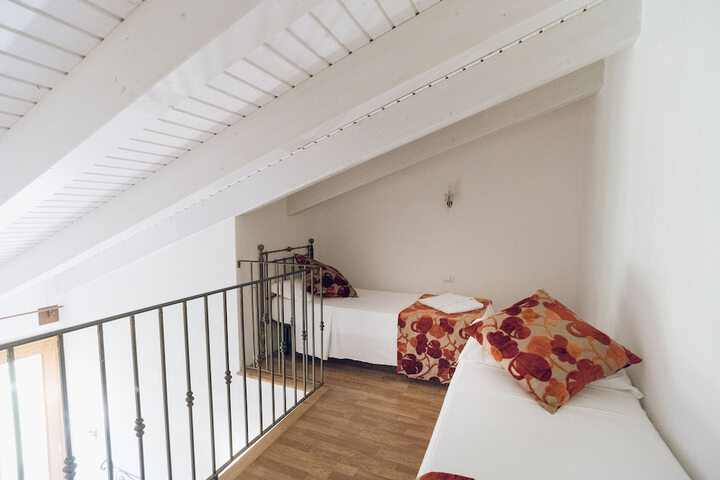 Room 13 of 149