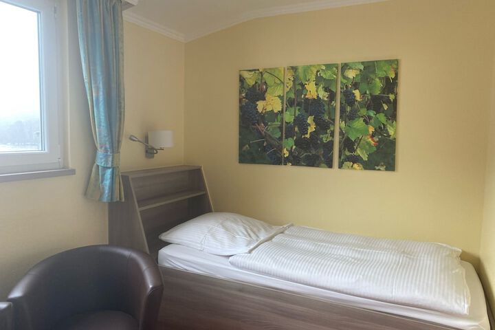 Room 14 of 68