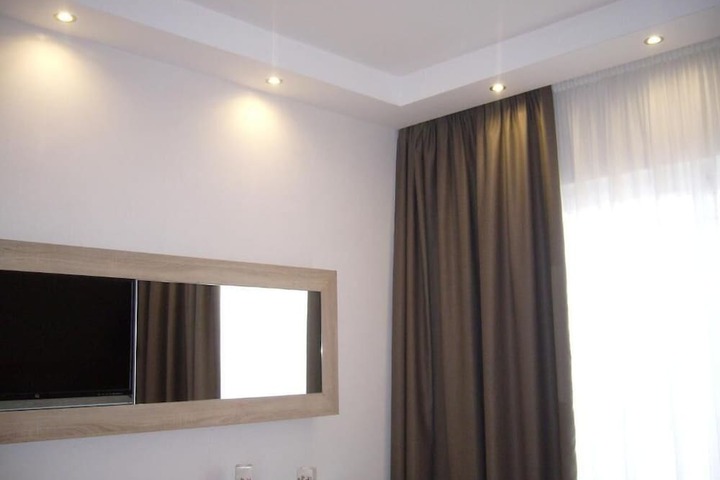 Room 19 of 38