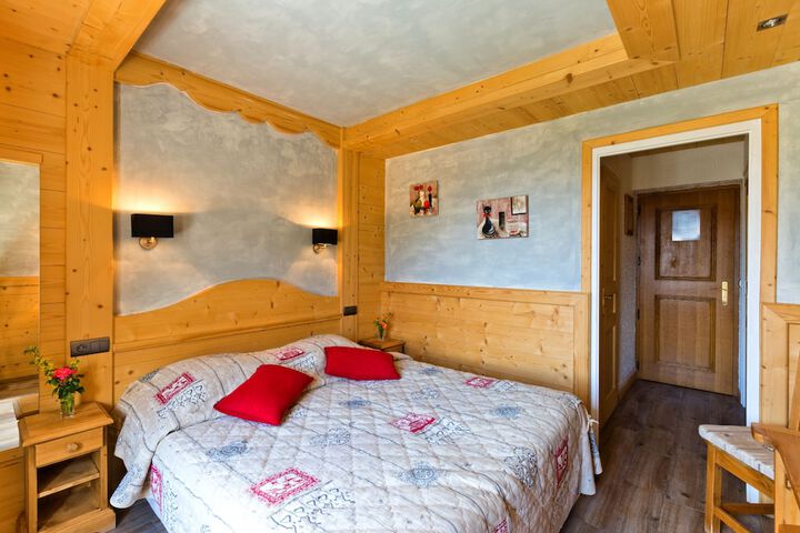 Room 5 of 37
