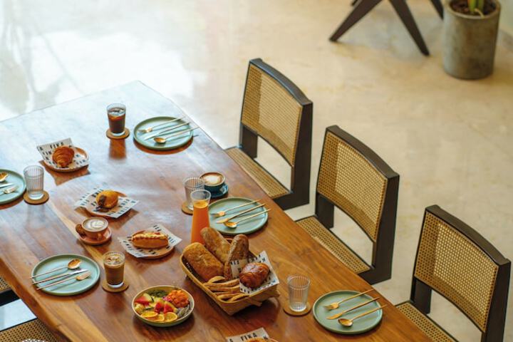 Breakfast/Coffee Service 84 of 109