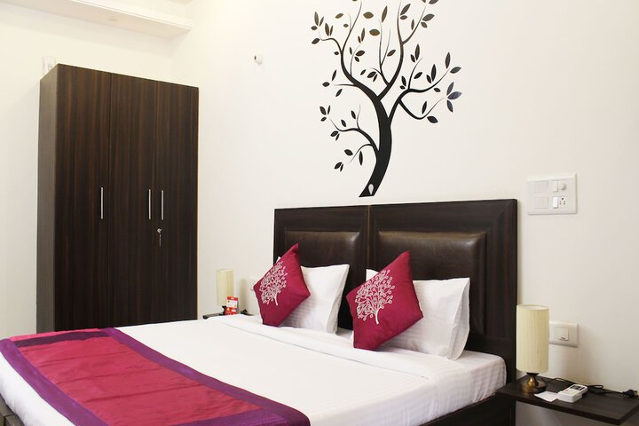 Room 15 of 19