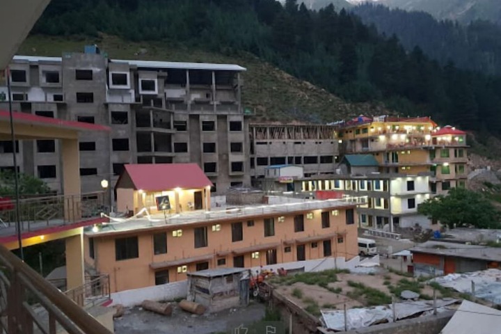 THE LANDMARK HOTEL