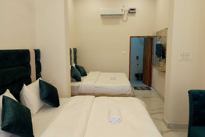 Room 5 of 22