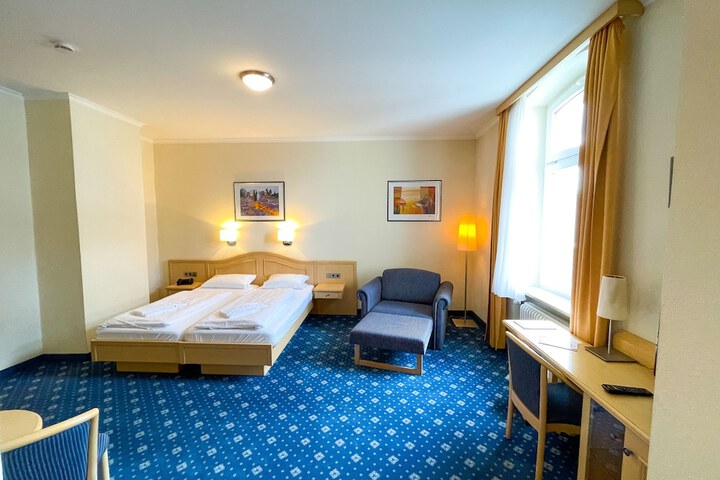 Room 6 of 30