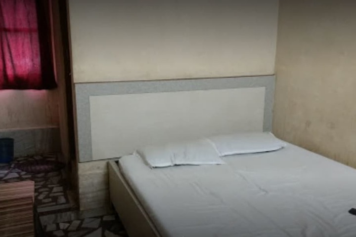Room 2 of 6
