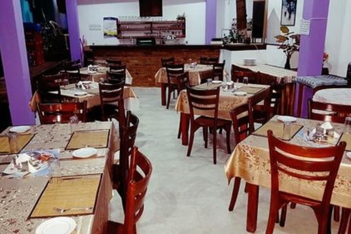 Dining 38 of 74