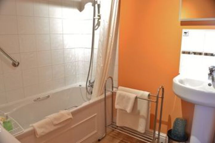 Room 10 of 95