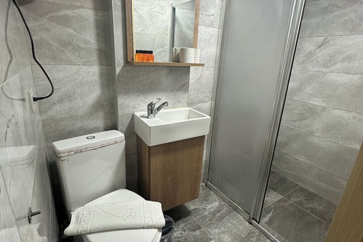 Room 15 of 19