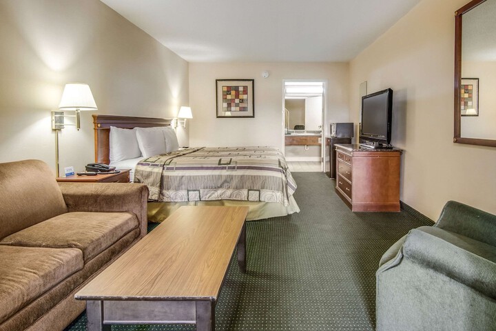 Room 16 of 36