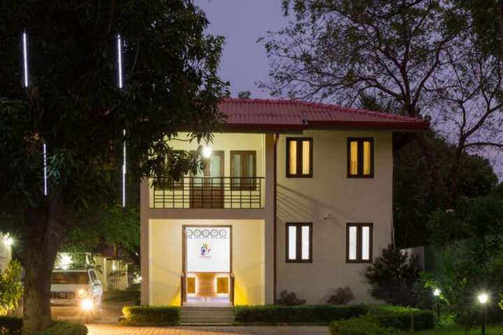 Chenra Hotel