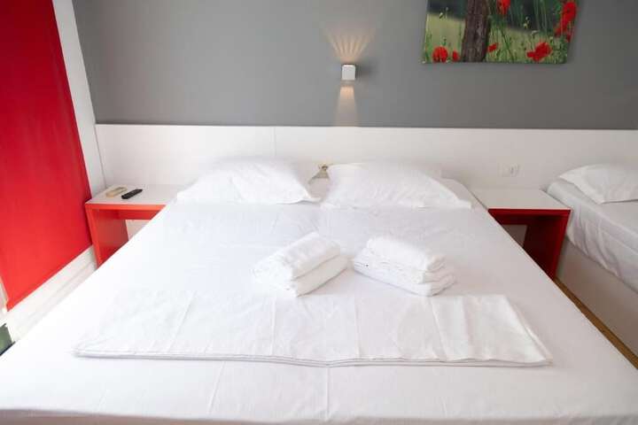 Room 40 of 97