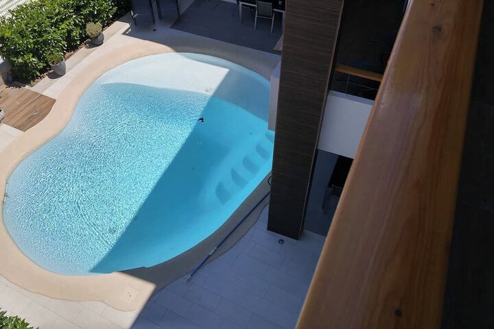 Pool 71 of 104