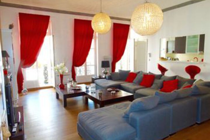 Lounge 19 of 29