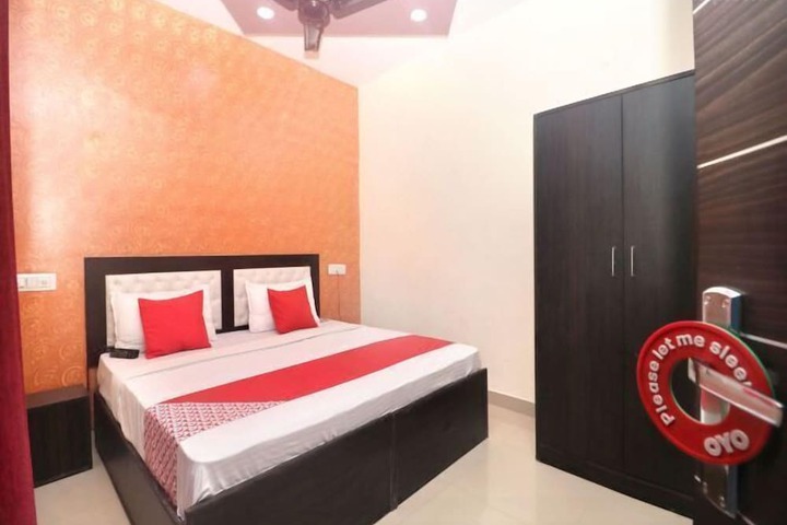 Room 2 of 9