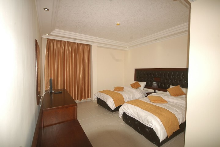 Room 10 of 78