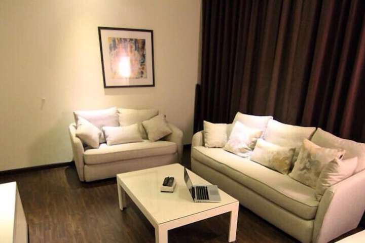 Room 25 of 32