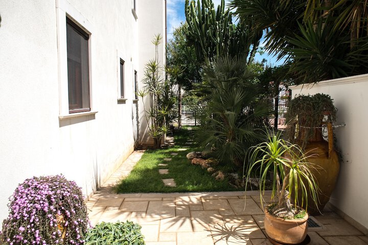 Hotel Exterior 113 of 125