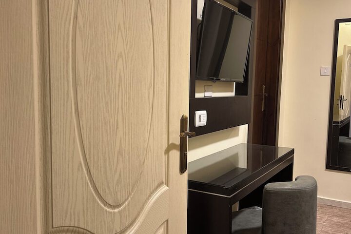 Room 32 of 58