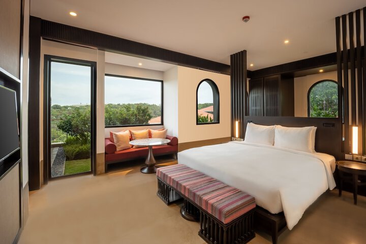 Room 3 of 107