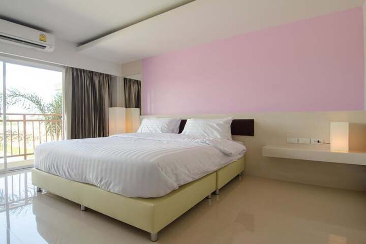 Room 9 of 29