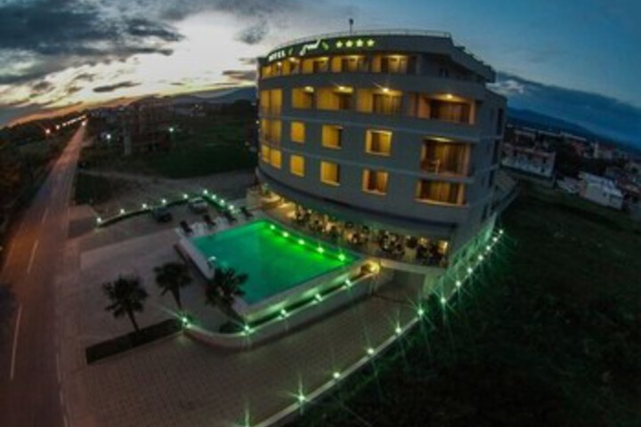 Hotel Grand