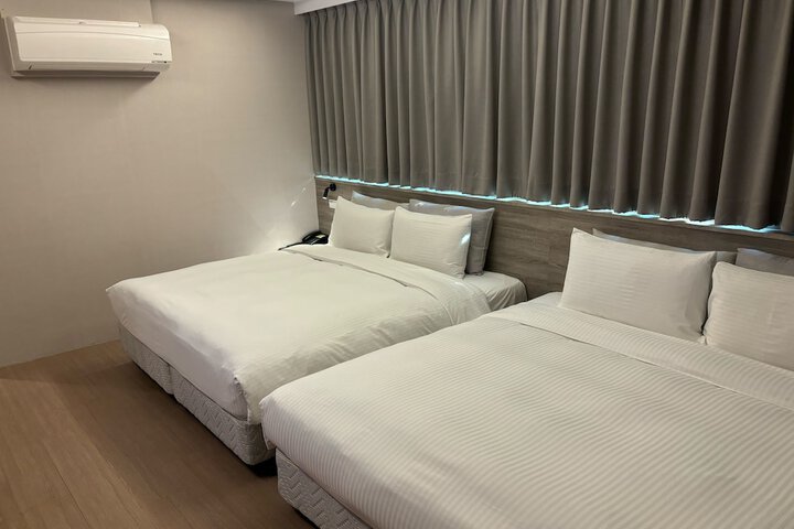 Room 34 of 77