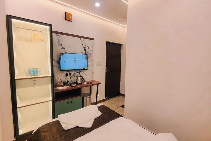 Room 17 of 32