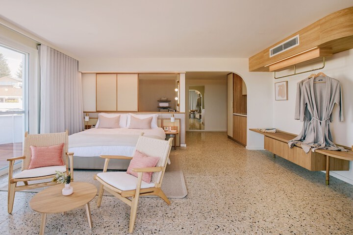 Room 20 of 76