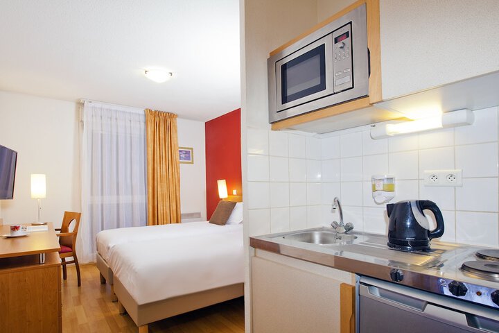 Room 7 of 24