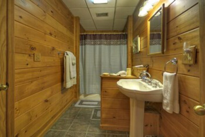 Room 6 of 25