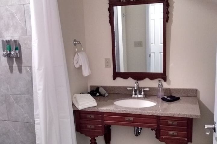 Room 25 of 41