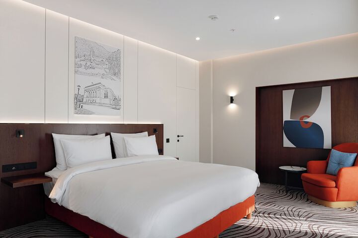 Room 4 of 71