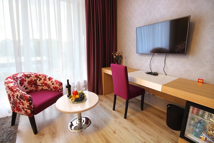 Room 8 of 38