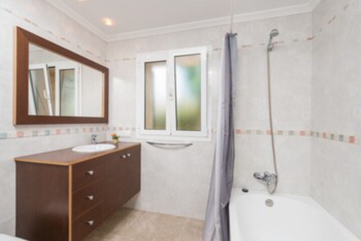 Room 3 of 49