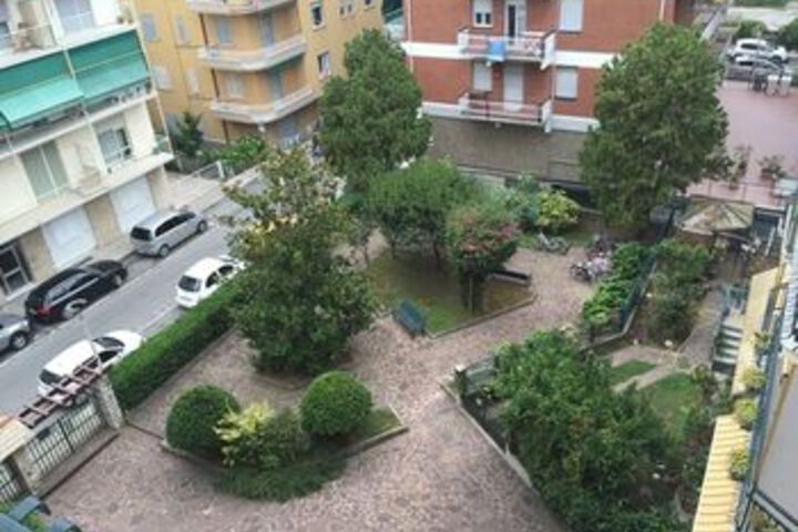 Hotel Exterior 7 of 20