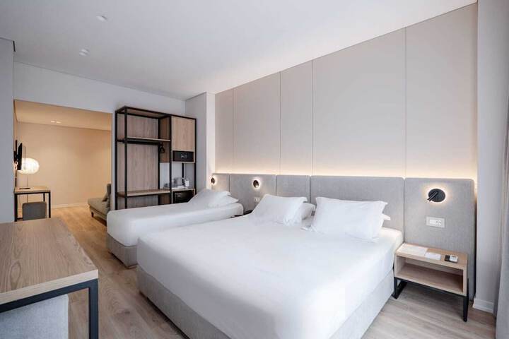 Room 38 of 103