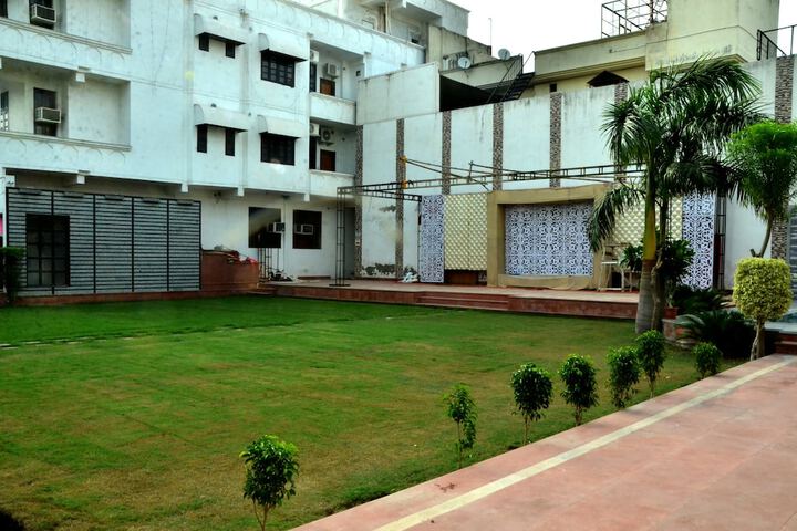 Hotel Exterior 23 of 23
