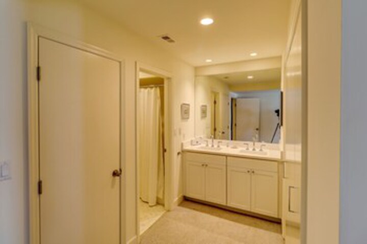 Room 4 of 21