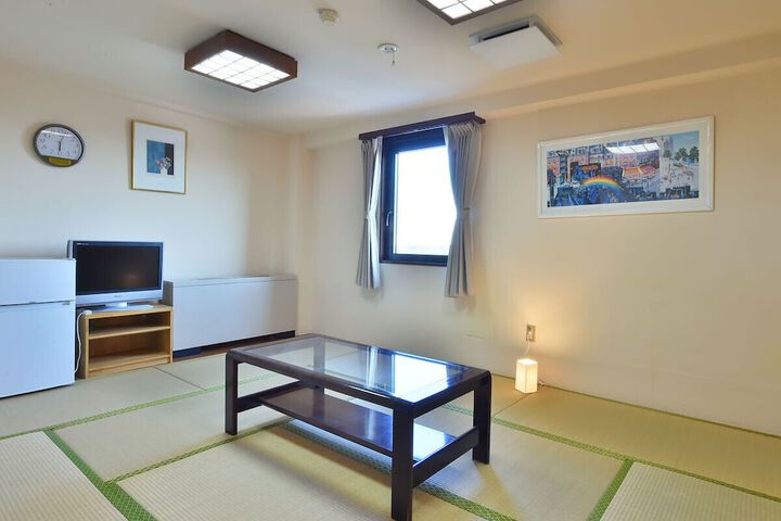 Room 9 of 14