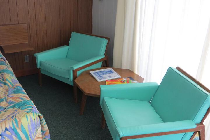 Room 12 of 40