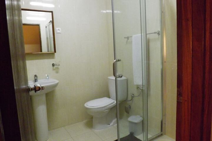 Room 21 of 33