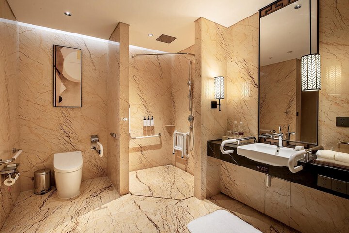 Room 45 of 104