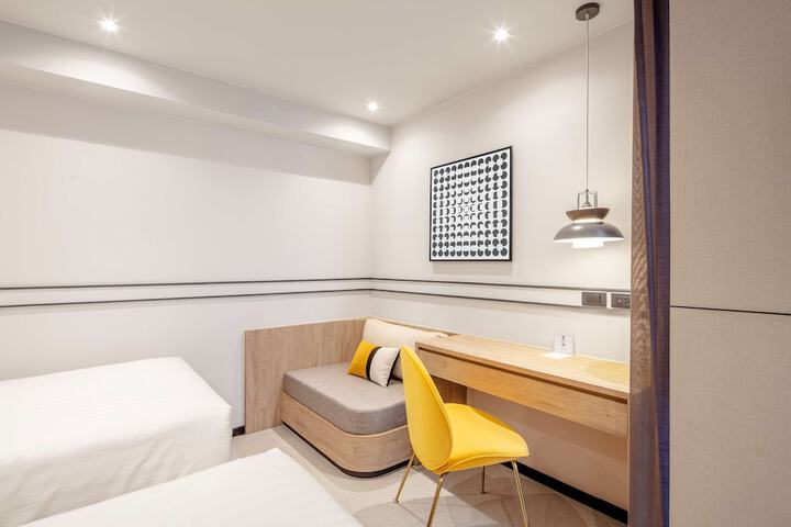 Room 13 of 59