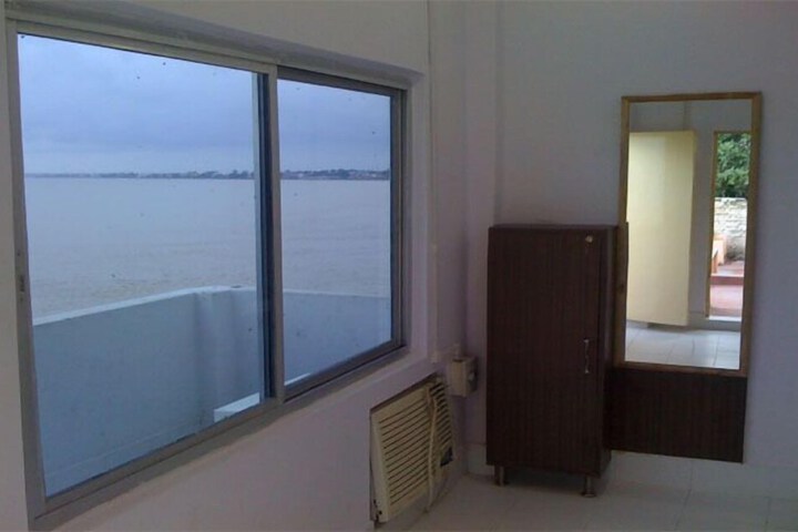 Room 80 of 117