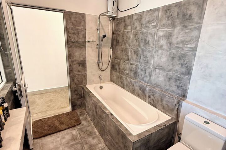 Room 15 of 22