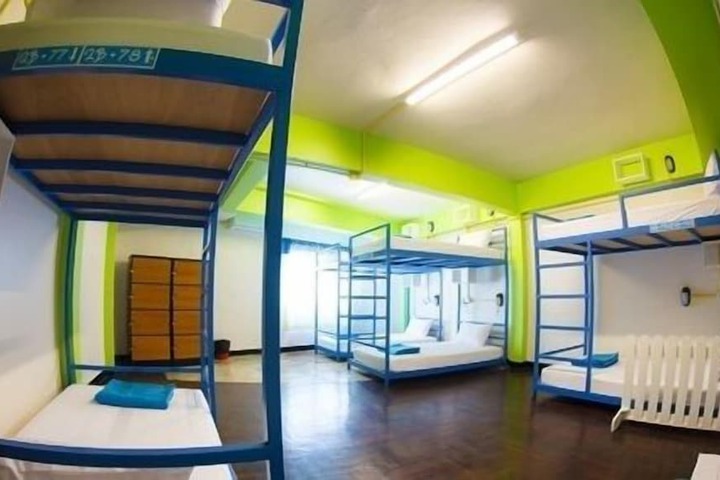Room 7 of 65