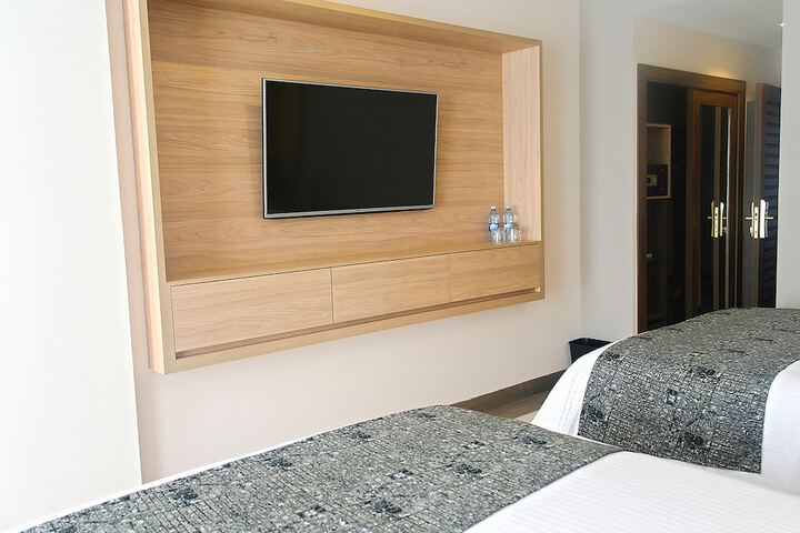 Room 9 of 79