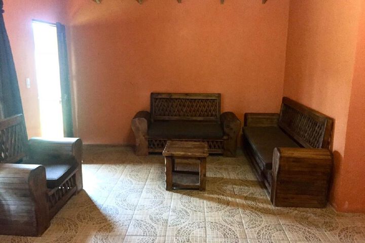 Room 6 of 8